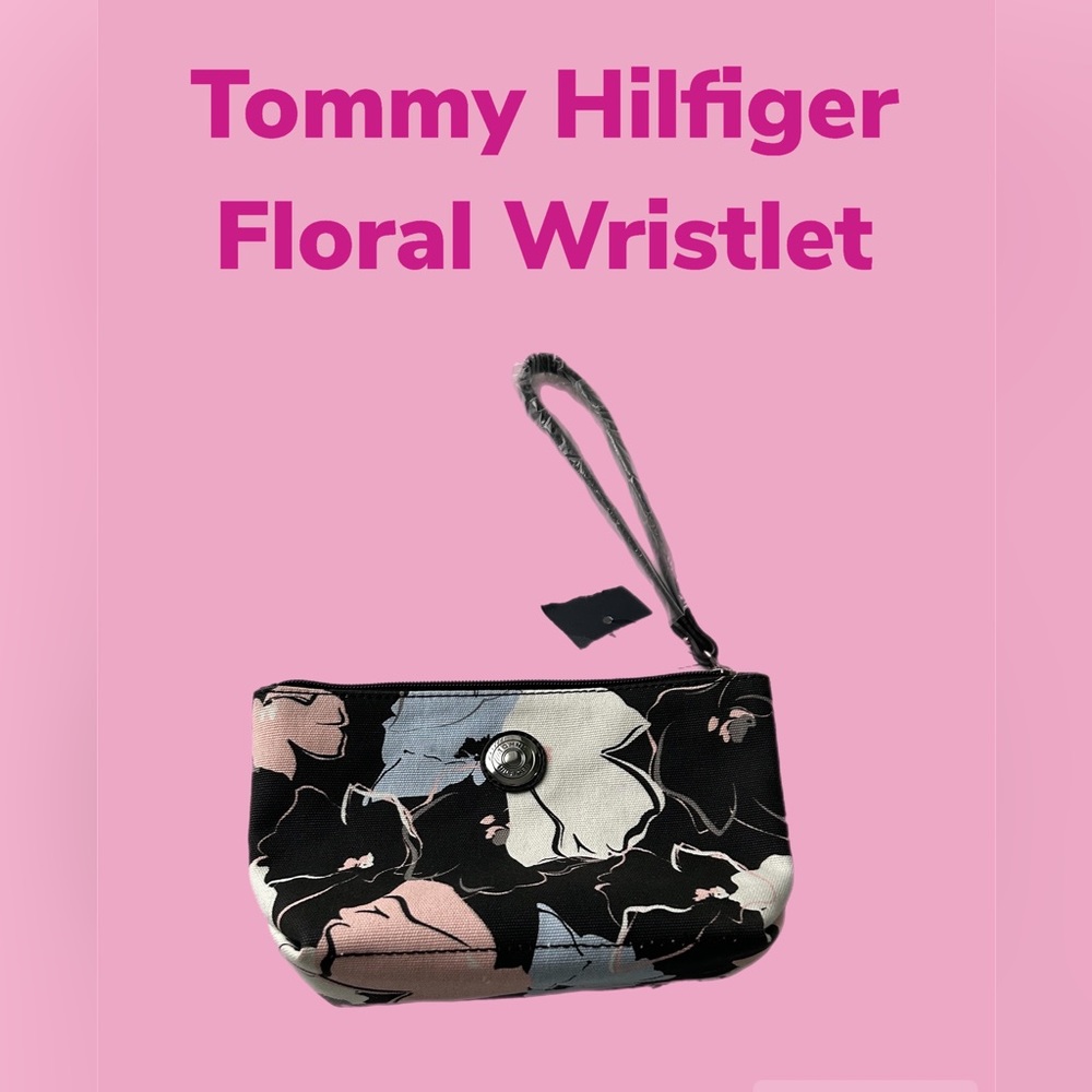 NEW Tommy Hilfiger Wristlet
